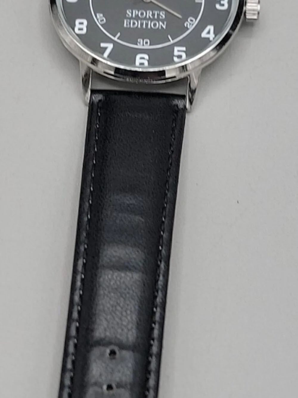 Eiger Mens Watch Sports Edition Quartz  Large 41mm Dial 8.5
